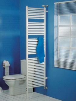 Radiator als scheidingswand, badkamer radiatoren, gekleurde handdoekstang, handdoekradiatoren, partitie radiator